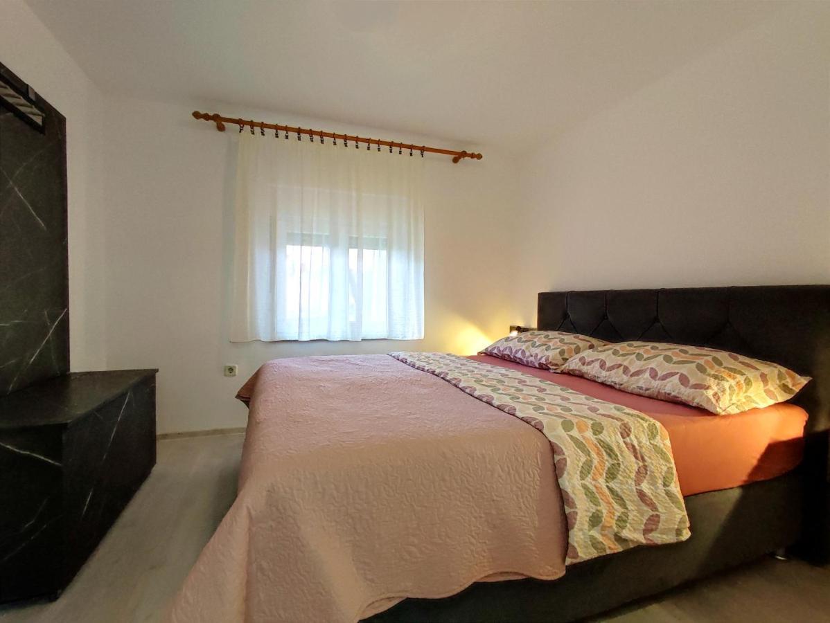 Apartments Jolic Vir Luaran gambar