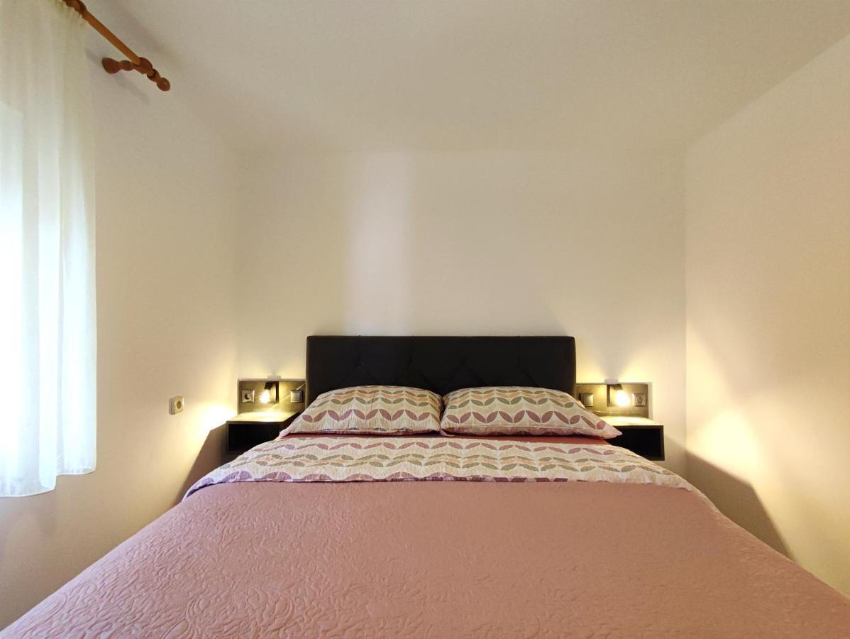 Apartments Jolic Vir Luaran gambar
