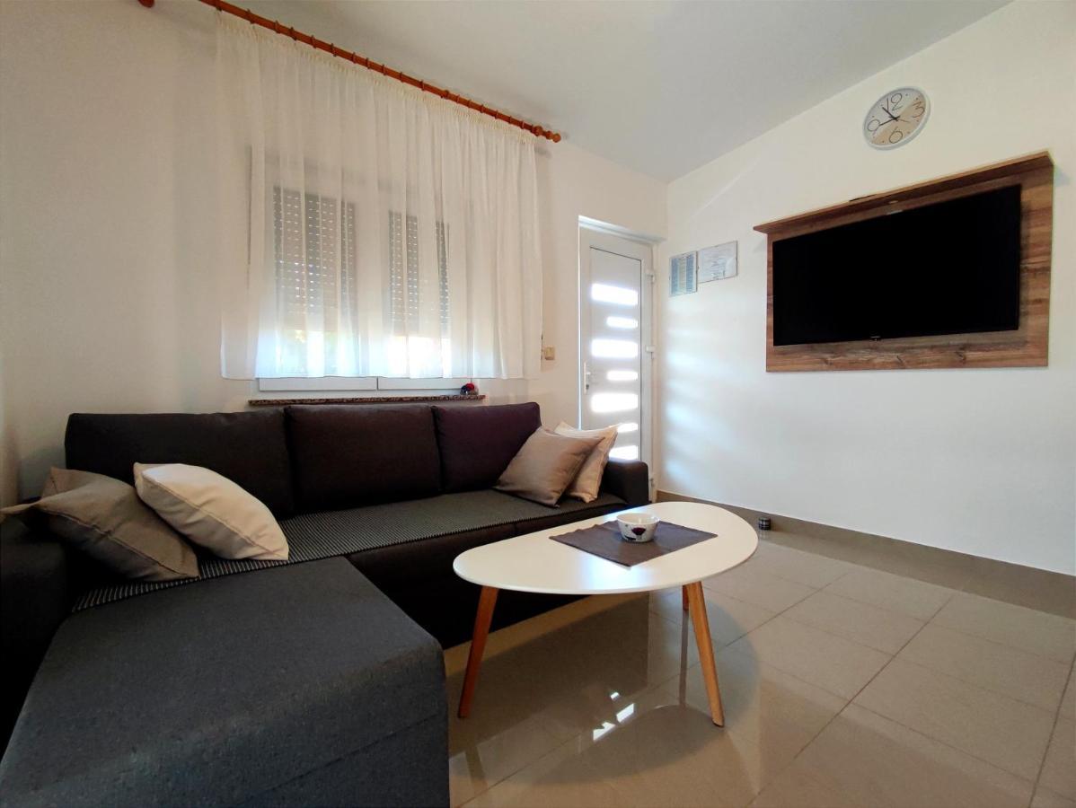 Apartments Jolic Vir Luaran gambar